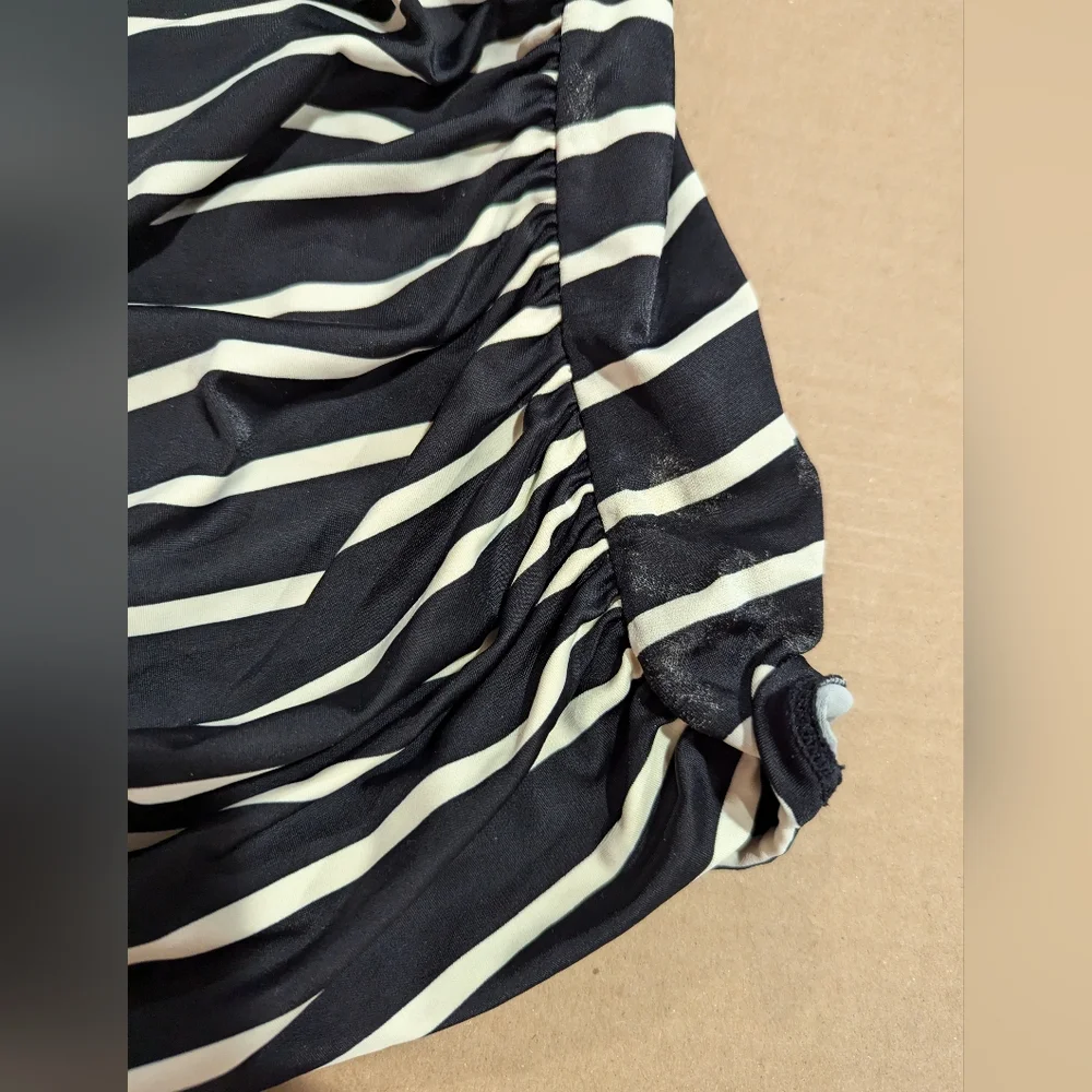 Talbots Tankini Swim Top Black & White Stripe Underwire Size 16 *see description